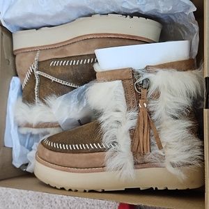 UGG platform Leather & Sheepskin Boots tan